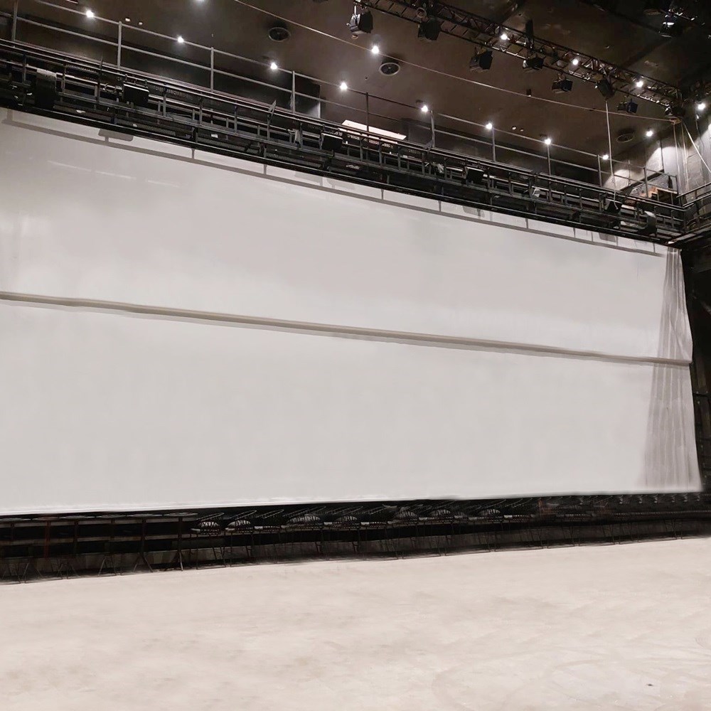 Retractable Stage Screens | Cinerolix